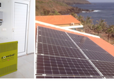 Kapverdische Inseln: Powerball installiert ersten PV-Systemspeicher
