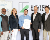 Neue Halbleiter für Solarzellen: Promotionspreis an Bayreuther Physiker