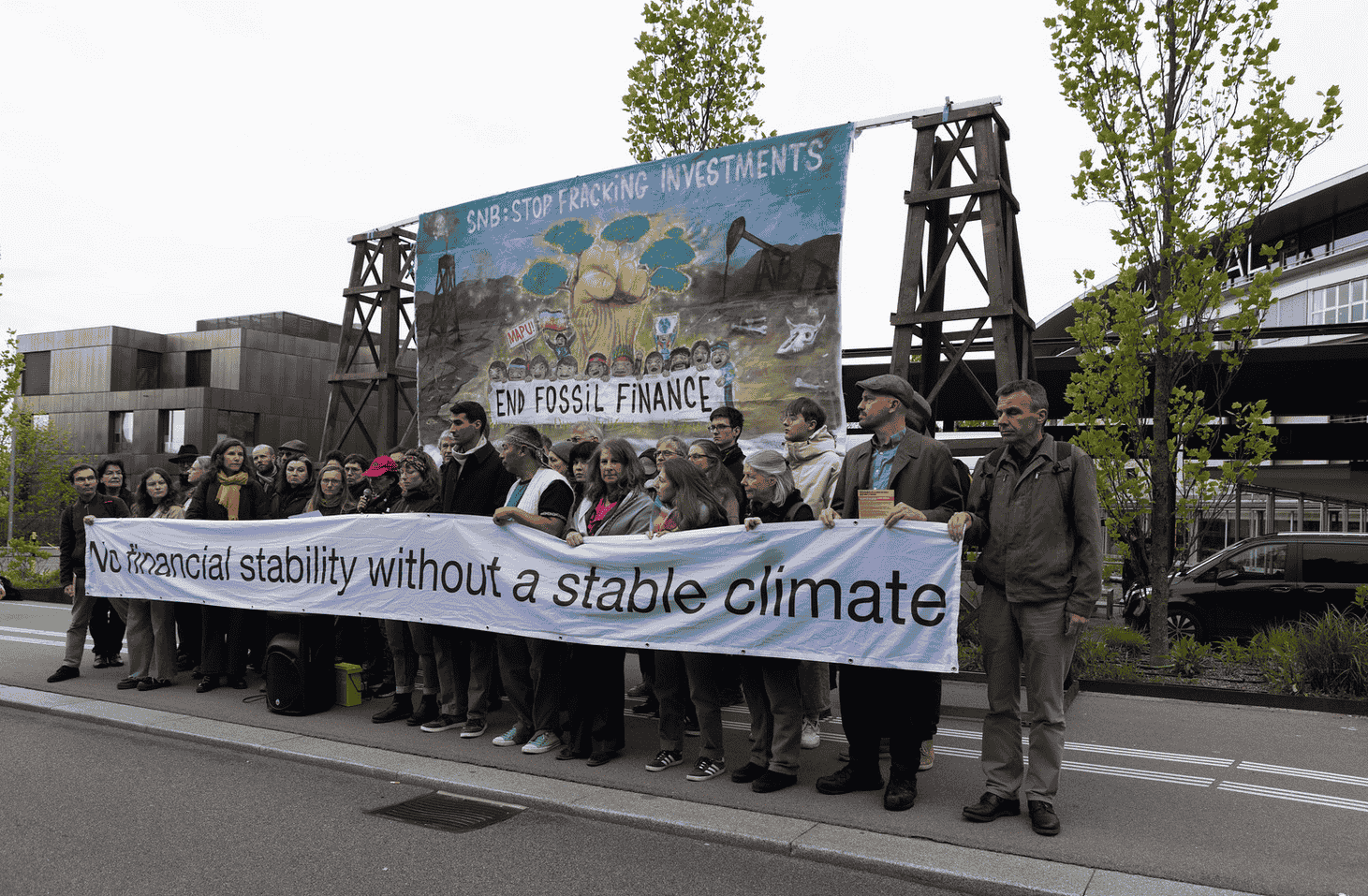Assemblée générale de la BNS : Les actionnaires pour le climat exigent l'abandon des investissements fossiles et la régulation des flux financiers
