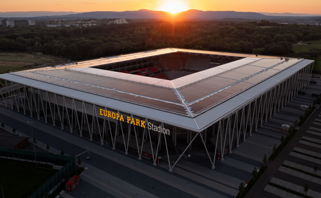Badenova und SC Freiburg: Solardach des Europa-Park-Stadions eingeweiht – Meyer Burger lieferte 6000 Solarmodule