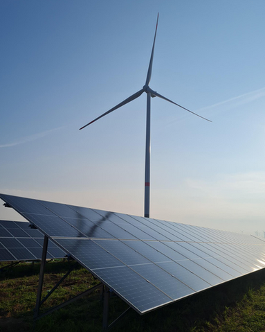 Abo Wind: Sichert sich bei Innovationsausschreibung Tarife für zwei Hybridprojekte aus PV-Anlage und Speicher