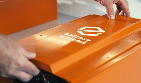 E.Battery Systems: Vorarlberger Unternehmen entwickelt Energiespeicher aus gebrauchten Autobatterien