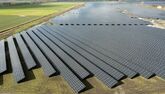 EnBW: Nimmt die nächsten zwei XXL-Solarparks in Betrieb - erstmals Einsatz von Batteriespeichern im Solarpark