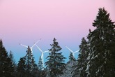 Suisse Eole : L’éolien coûte nettement moins cher que le prix du marché et alimente le fonds de la Confédération pour les énergies renouvelables