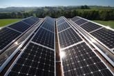 AluStand: Erste Photovoltaikanlage mit Ost-West-Ausrichtung