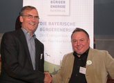 Bürgerenergie Bayern und Naturstrom: Entwickeln Regionalstromtarif
