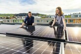 Swissolar : La voie solaire s'ouvre aux jeunes apprentis pour les formations d'installateur/trice solaire CFC et de monteur/euse solaire AFP